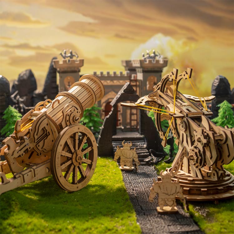 Wheeled Siege Artillery — Plywood Model Kit (Natural Wood, 158 pcs)