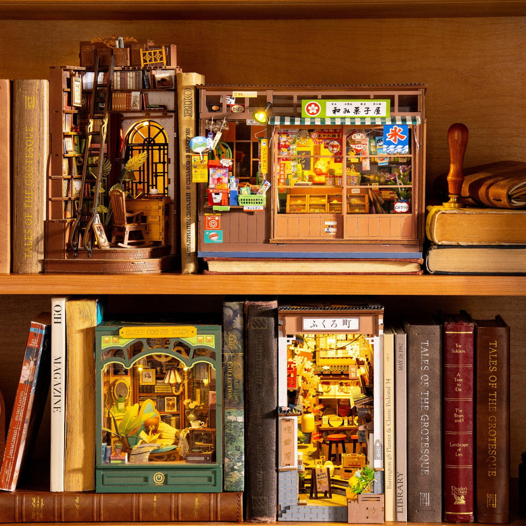 Wooden-Town Nostalgic Corner Shop 3D wooden book nook kit – image 8 of 8