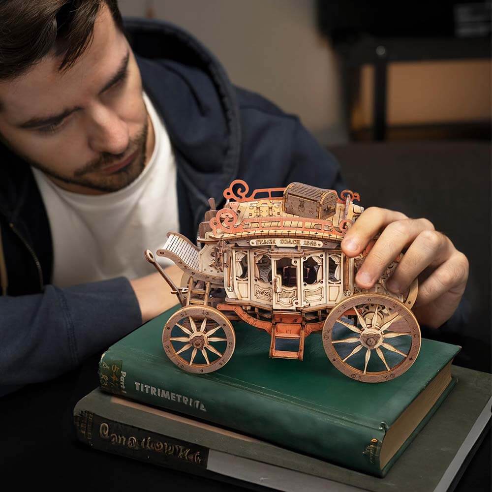 Stagecoach Mechanical Music Box – view 3