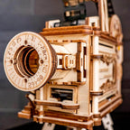 Vintage Vitascope Wooden Projector Kit — Natural Plywood Hand‑Crank – view 10
