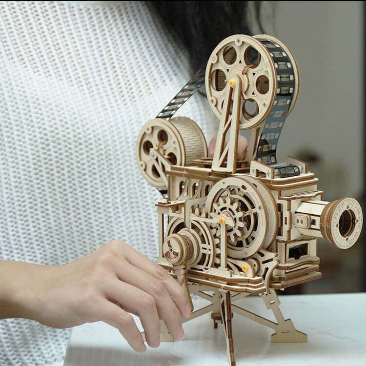 Vintage Vitascope Wooden Projector Kit — Natural Plywood Hand‑Crank – view 3