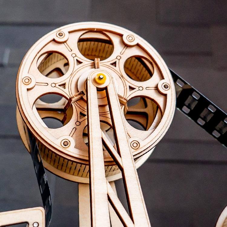 Vintage Vitascope Wooden Projector Kit — Natural Plywood Hand‑Crank – view 11
