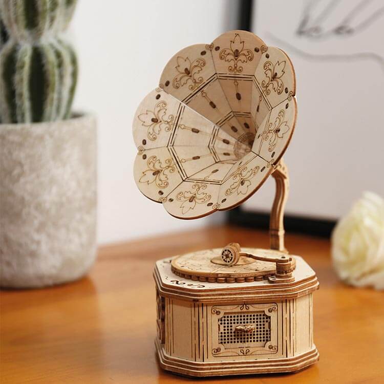 Plywood Gramophone Model Kit – view 3