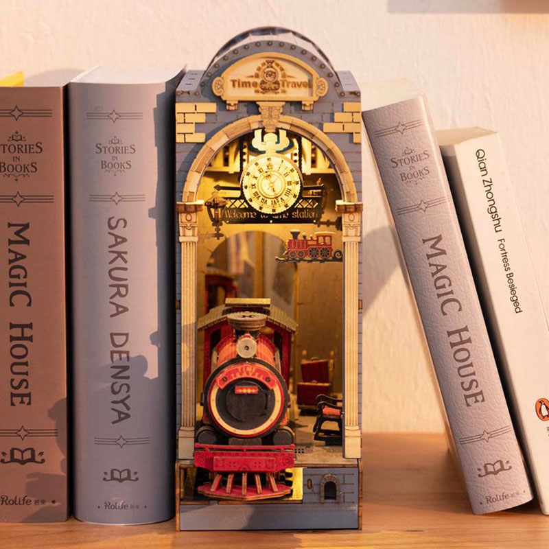 Time Travel Train Station Bookshelf Diorama – 3D wooden model kit