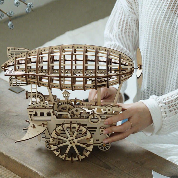 Mechanics Airship Plywood Model Kit – view 17