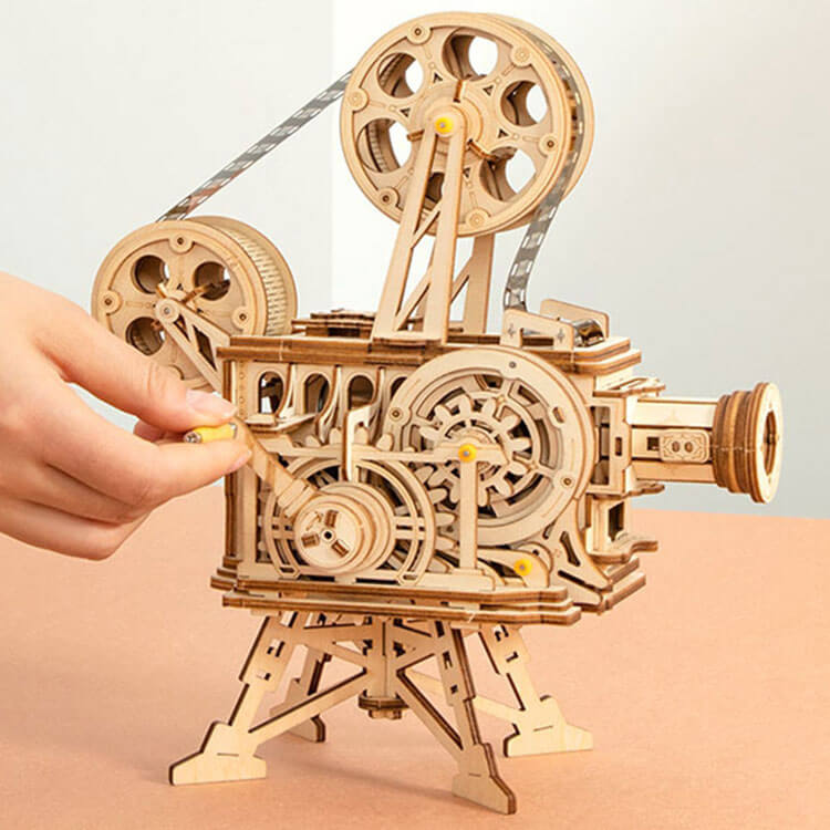 Vintage Vitascope Wooden Projector Kit — Natural Plywood Hand‑Crank – view 15