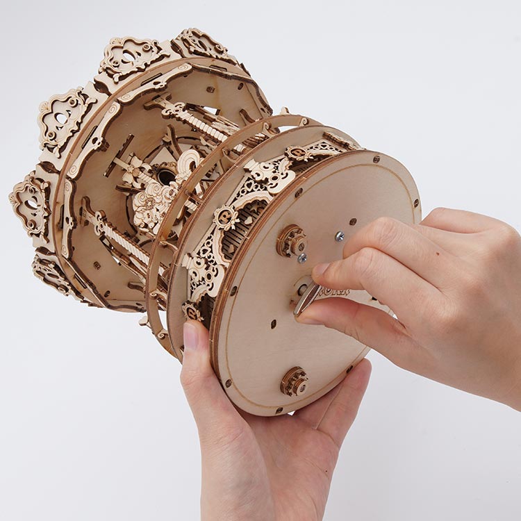 Romantic Carousel — Light Wood Mechanical Music Box (Plywood, Winding) – view 6
