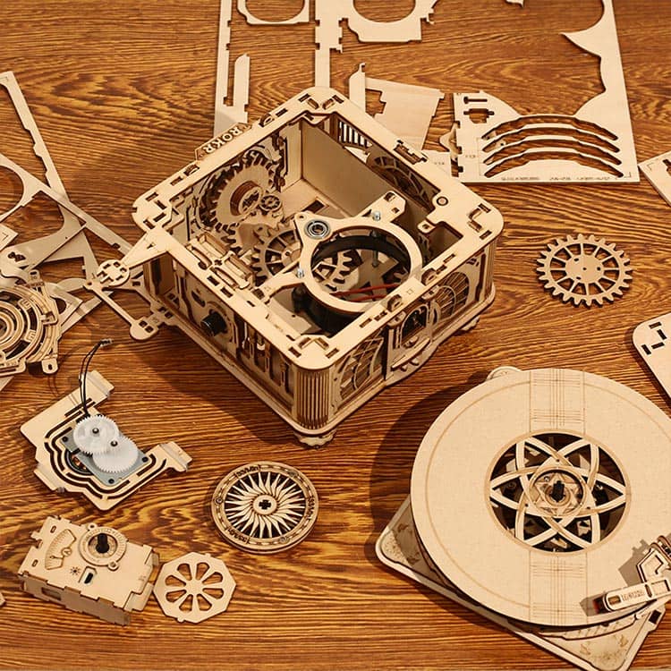 Classic Gramophone Model Kit – view 10