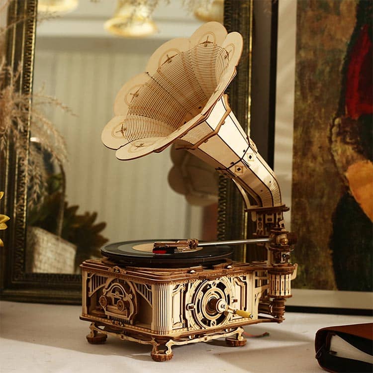 Classic Gramophone Model Kit – view 14