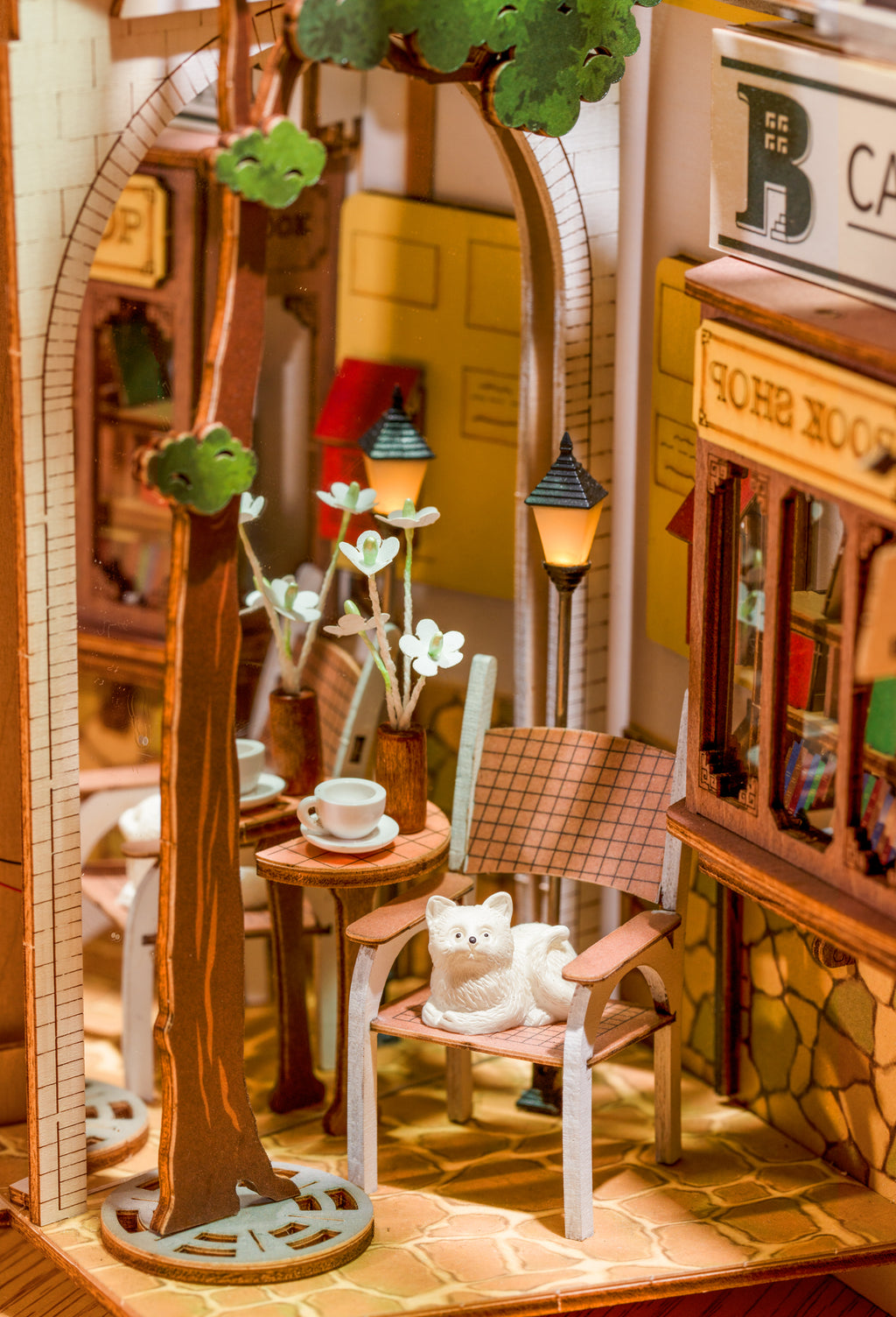 Sunshine Town Miniature Diorama – view 3