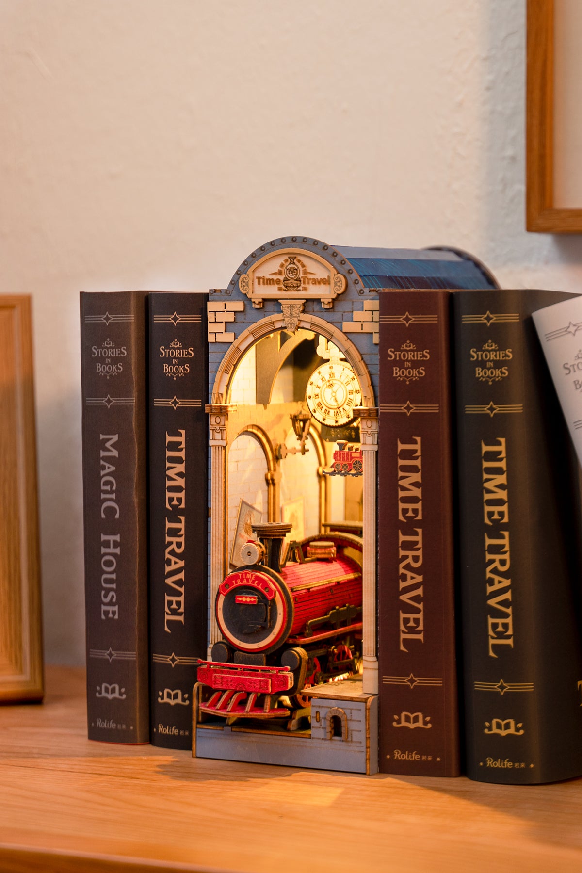 Time Travel Train Station Bookshelf Diorama – view 2